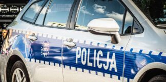 Jesteś świadkiem wypadku drogowego? Kolejność działań do przyjazdu służb